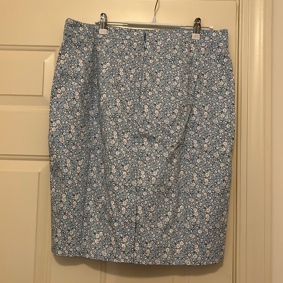 J. Crew Blue and White Floral Printed Pencil Skirt/NWT/14 - Picture 6 of 11